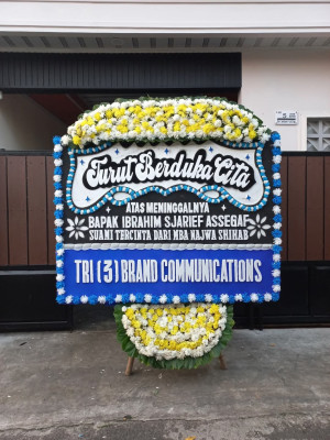 Papan Bunga Duka di Karanganyar Gunung
